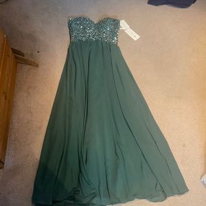 Emerald Green Prom Dress/Ballgown strapless